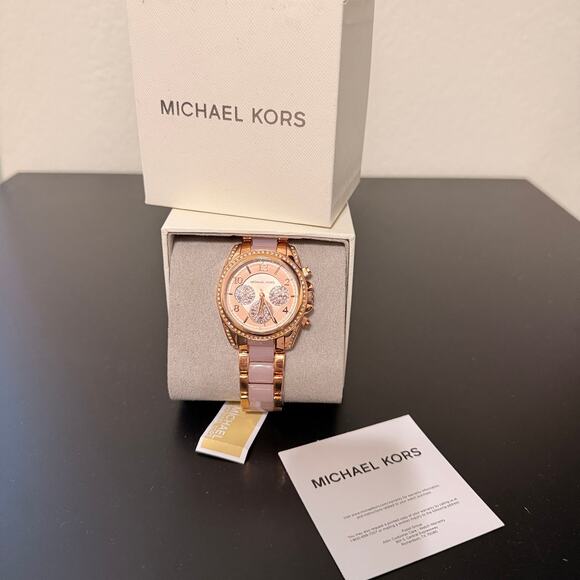 MICHAEL KORS WATCH- NWT (Needs a new battaery)